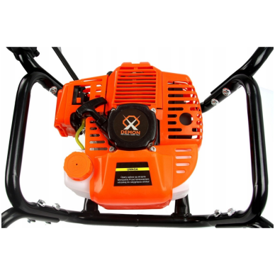 Dviejų asmenų benzininis žemės grąžtas Demon M84001, su trim grąžtais 6 Dviejų asmenų benzininis žemės grąžtas Demon M84001, su trim grąžtais 6